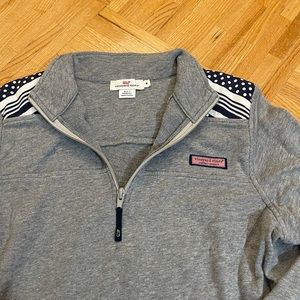 vineyard vines gray shep shirt with navy and white size medium